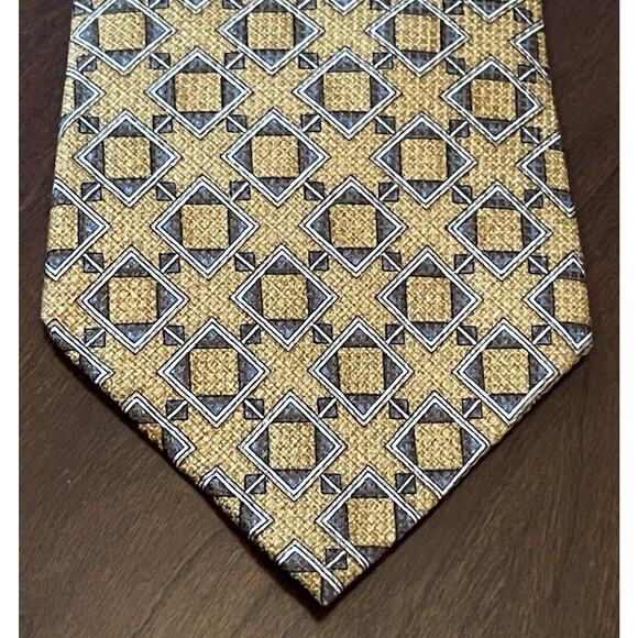 Guess Gold 100% Imported Silk Men’s Neck Tie Made In USA - Picture 1 of 9